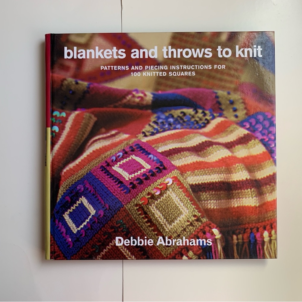 BLANKETS & THROWS TO KNIT 100 Knitted Squares Patterns Hardcover Book